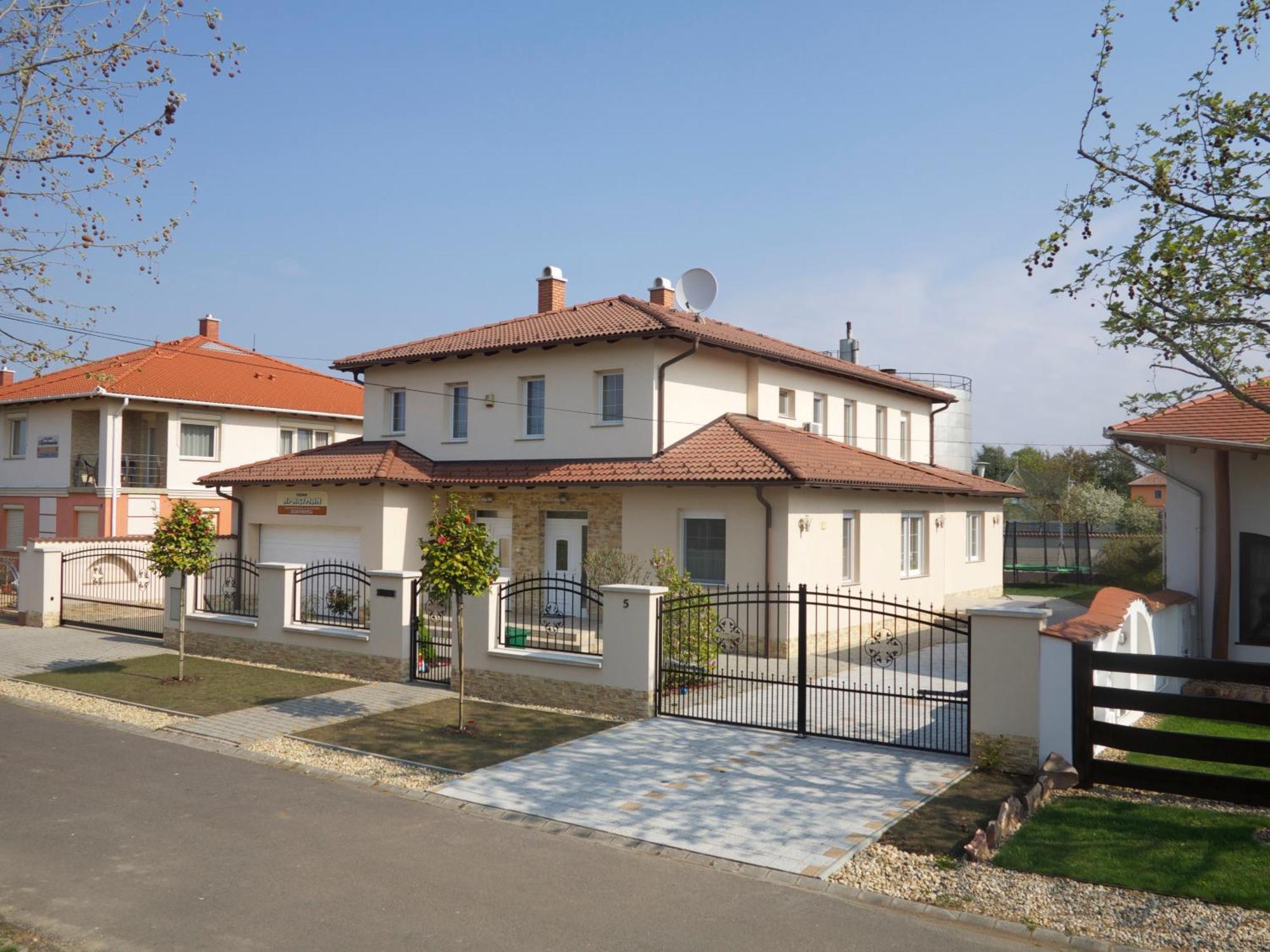 Aura Apartman Hajdúszoboszló Rom bilde